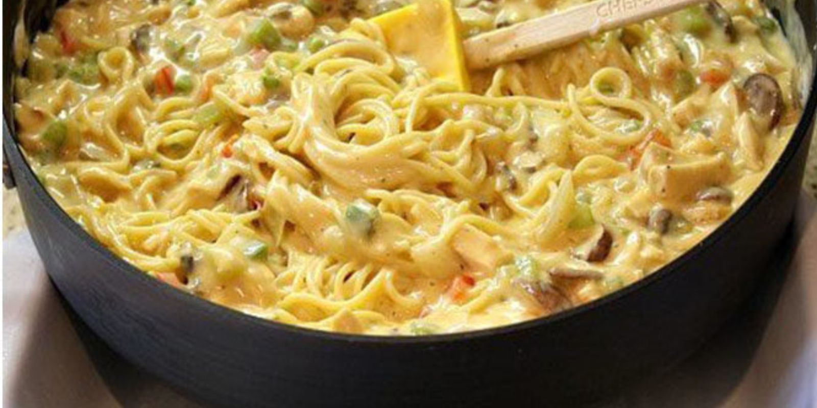 geschmackvoll–Spaghetti alla Panna in Käse_Sahne_Sauce mit Schinken