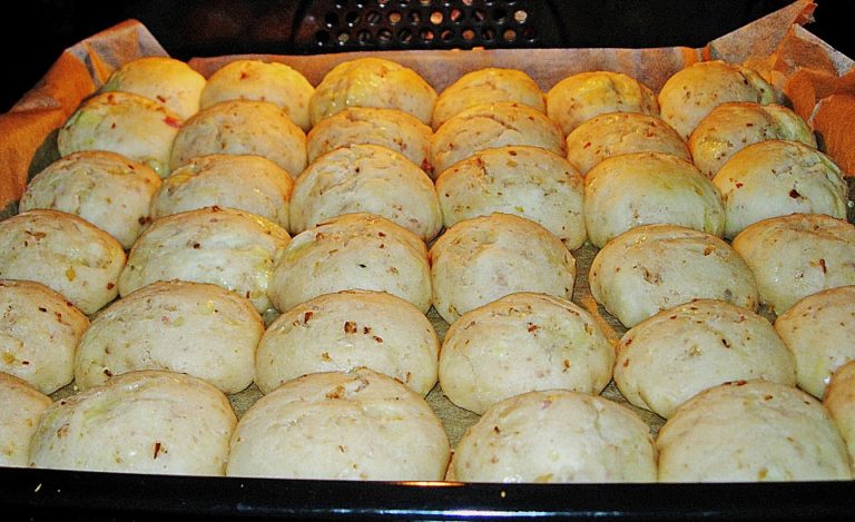 leckeres PIZZABRÖTCHEN