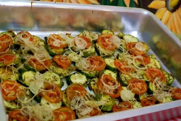 Abobrinha assada: uma entrada deliciosa e saudável para o seu almoço ou jantar
