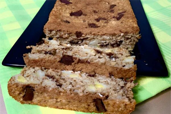 Acertei na receita de um delicioso pão de banana e agora faço toda semana para o café