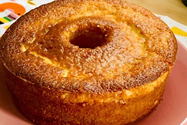 Acrescentei esse ingrediente na massa e fiz um bolo simples fofinho e macio para o lanche da tarde