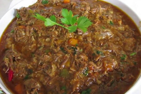 Aprenda hoje a receita perfeita de carne louca que fica muito saborosa