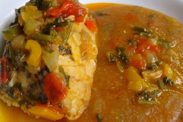 Aprenda o segredo de um pirão de peixe super saboroso e bem temperado