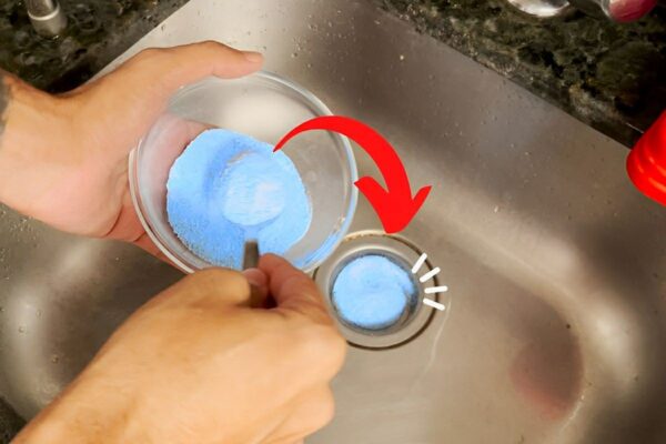 Aprendi como desentupir pias e ralos com essa misturinha de 2 ingredientes