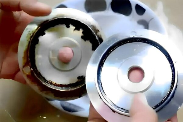 Aprendi como limpar as bocas do fogão facilmente com apenas 1 produto que tenho no armário