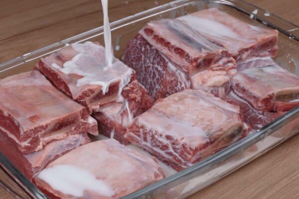 Aqui está a melhor receita de costela assada que você vai aprender hoje