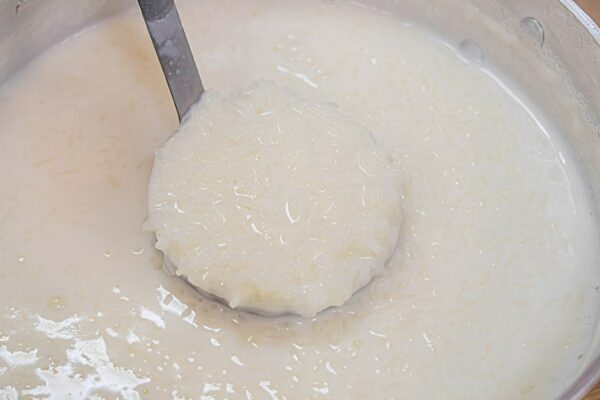 Arroz doce cremoso da vovó feito sem leite condensado nem creme de leite