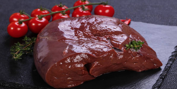 Benefícios do fígado bovino: use leite para deixar macio, saboroso e sem cheiro forte