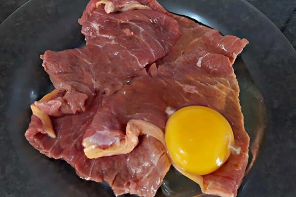 Bife à milanesa fácil empanado de um jeito que você nunca viu