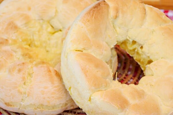 Biscoitão de polvilho assado delicioso e perfeito para servir com café quentinho