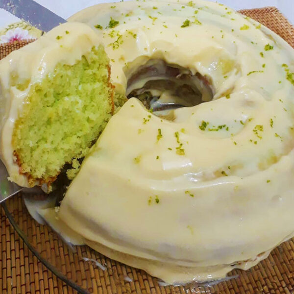 Bolo de Limão com Gelatina