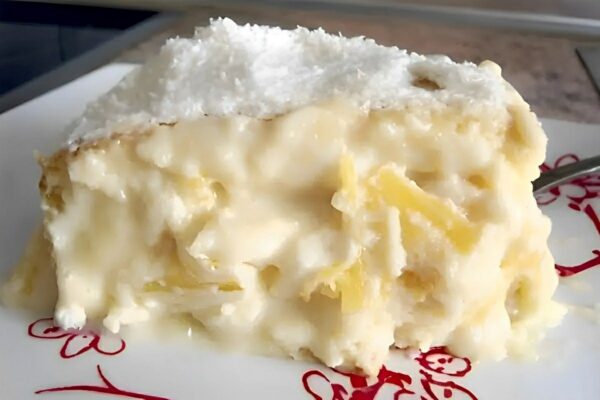 Bolo de abacaxi com coco: a combinação perfeita para servir na festinha ou na sobremesa