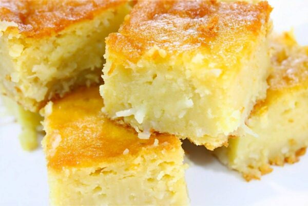 Bolo de aipim cozido de liquidificador super macio e molhadinho