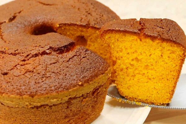 Bolo de cenoura bem fofinho e macio o queridinho de todo mundo fica perfeito com um cafezinho