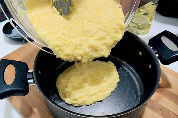 Bolo de flocão com tapioca muito rápido e prático para servir no lanche