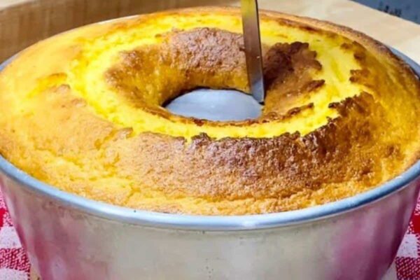 Bolo de fubá sem farinha super fofinho e macio para acompanhar aquele seu cafezinho