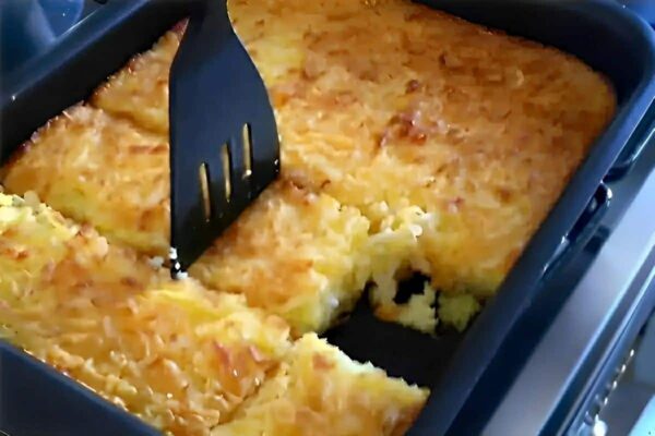 Bolo mané pelado fácil de fazer e delicioso é só misturar os ingredientes colocar na forma e assar