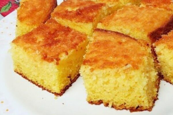 Bolo simples de fubá o bolo mais tradicional de todos que combina com qualquer dia da semana