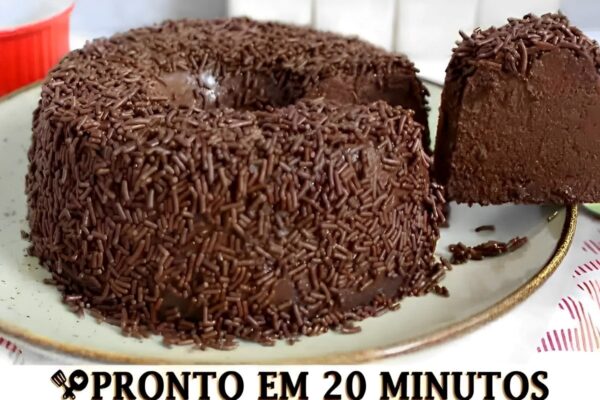 Brigadeirão cremoso e delicioso que fica pronto em apenas 20 minutos