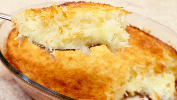 Cocada de forno simples basta misturar os ingredientes e levar para assar uma delícia