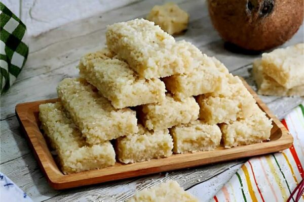 Cocada mineira sem leite condensado e com leite ninho feita em apenas 15 minutinhos