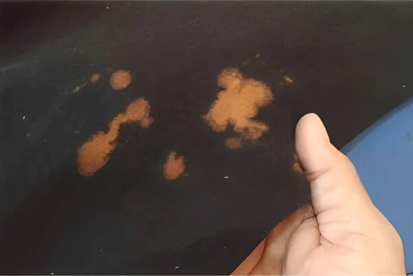 Como tingir roupa manchada com água sanitária ou cloro sem sair de casa