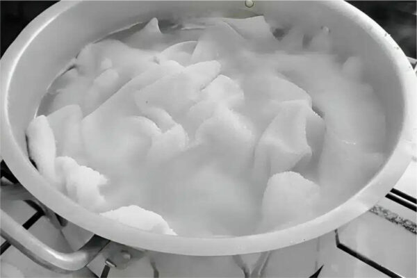 Como tirar amarelado de roupas brancas de um jeito prático e muito eficiente