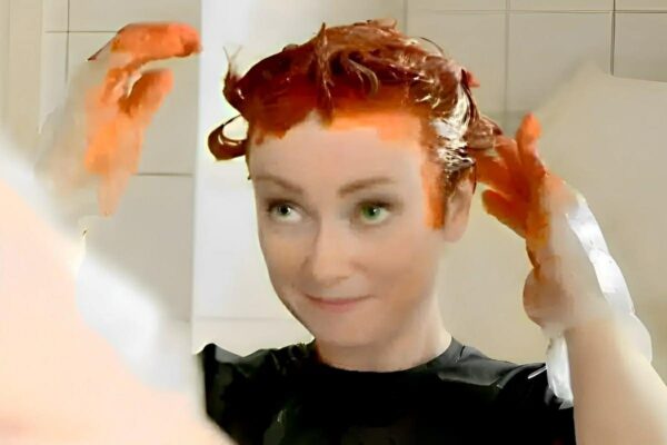 Como tirar tinta de cabelo da pele sai tudo de uma vez sem fazer esforço