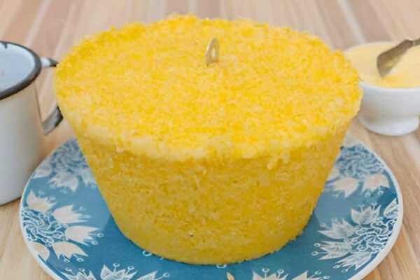 Cuscuz simples e delicioso perfeito para comer quentinho com manteiga ou margarina