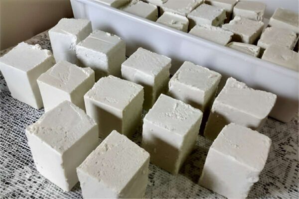 Depois dessa receita de sabão caseiro com óleo usado nunca mais joguei óleo fora