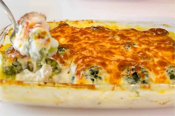 Depois que fiz esse brócolis gratinado no forno a família pede toda semana