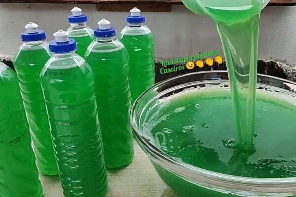 Detergente de limão com bicarbonato e óleo usado que rende bastante uma dica muito barata