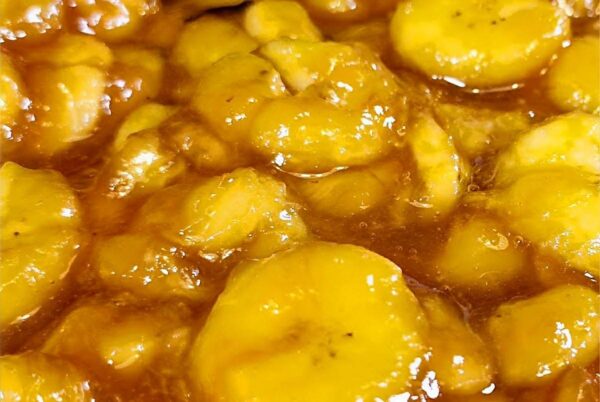 Doce de banana com calda da vovó: delicioso e feito com poucos ingredientes