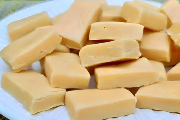 Doce de leite de corte macio feito somente com 2 ingredientes
