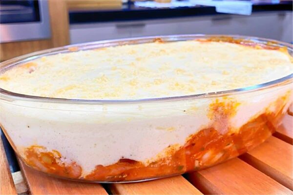 Escondidinho de calabresa com purê de batatas delicioso e perfeito para o seu almoço ou jantar