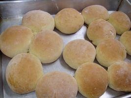 Esfirra de carne com massa fofinha e recheio bem suculento perfeita para o lanche