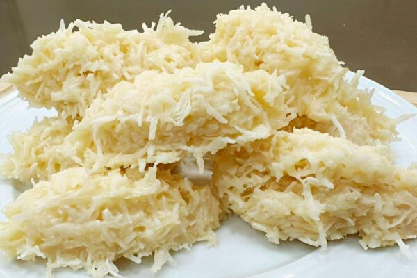 Essa cocada caseira cremosa fica pronta rapidinho e vai ser um sucesso