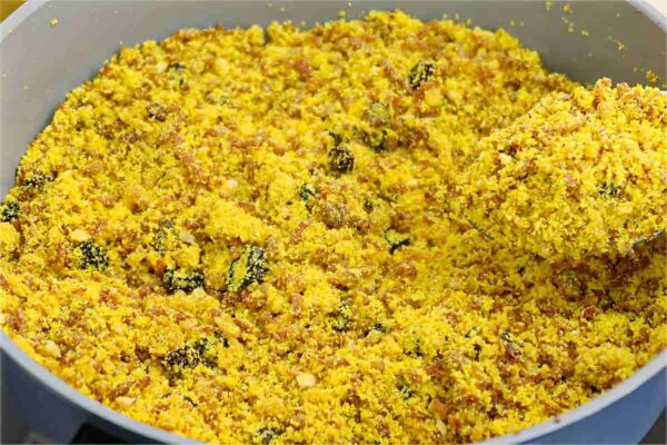 Farofa de abobrinha simples e deliciosa para servir no churrasco