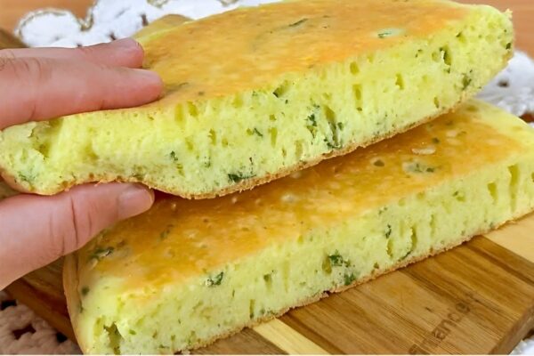 Fiz esse pãozinho de frigideira sem farinha de trigo e super saboroso em apenas 15 minutos