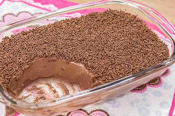 Flan de chocolate inacreditavelmente fácil de preparar e fica uma tentação