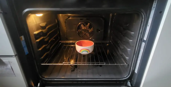 Forno limpo enquanto você dorme, funciona apenas com o método da tigela – no dia seguinte está novo de novo