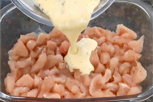 Frango cozido nunca mais: agora eu só faço frango gratinado e a família toda adora