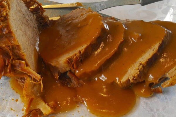 Lagarto ao molho madeira de buffet para você fazer em casa de um jeito simples e prático