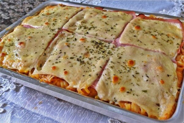Macarrão de forno super saboroso para você fazer um almoço fácil e barato