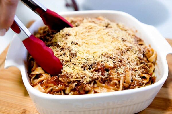 Massa caseira de macarrão receita tradicional feita com apenas 2 ingredientes