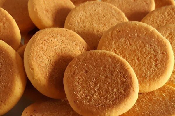 Minha avó finalmente revelou a receita de bolachinha de fubá que meus primos tanto adoram