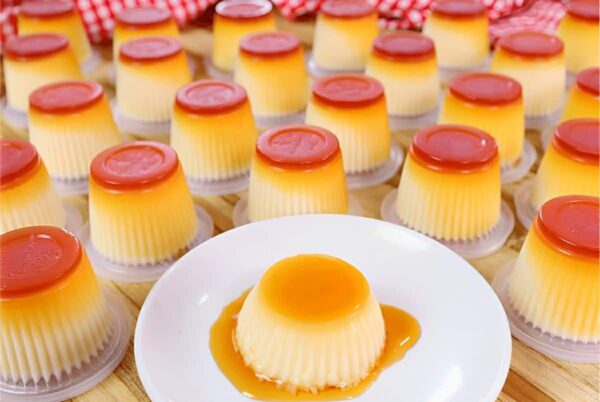 Mini pudim no copinho é super fácil de fazer e rende bastante