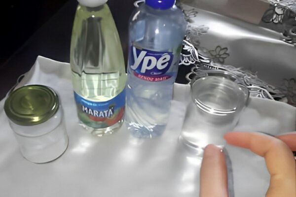 Misturinha caseira para limpar a geladeira e tirar toda sujeira grudada