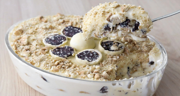 Mousse de bombom ouro branco na travessa