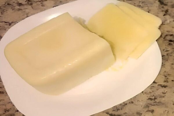 Muçarela caseira de um jeito bem fácil para você economizar no mercado